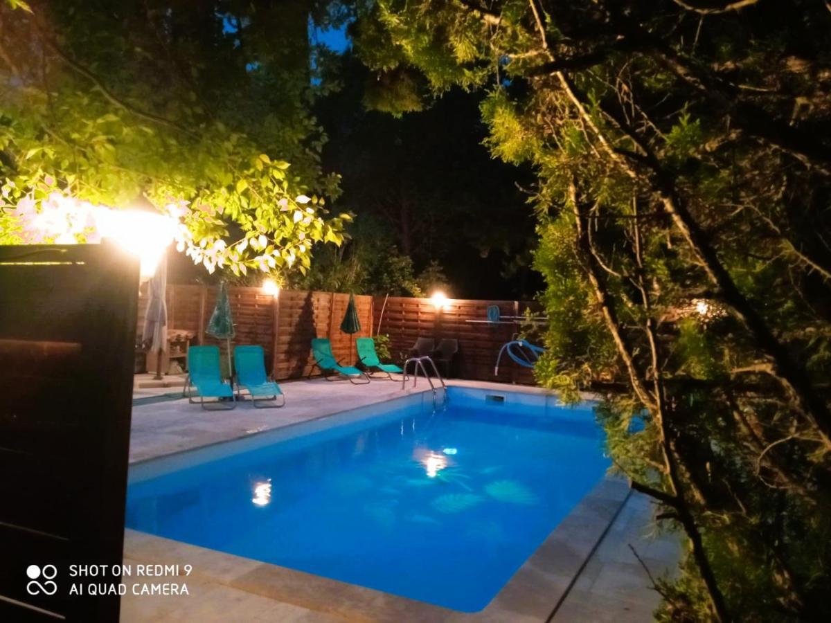 Chambre Independante Piscine, Parc, Cuisine... Brézilhac Εξωτερικό φωτογραφία