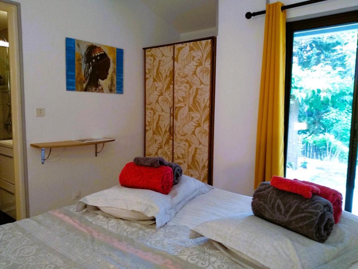 Chambre Independante Piscine, Parc, Cuisine... Brézilhac Εξωτερικό φωτογραφία